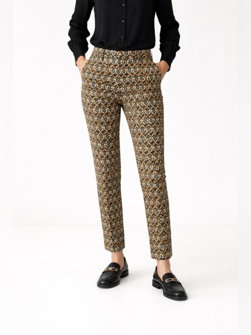 THE LIMITED STRAIGHT PANTS NWOT Straight Leg Ornate Design Size 10